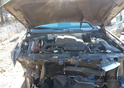 2011 Lincoln Navigator L z USA, uszkodzony, nr VIN 5LMJJ3J53BEJ07944